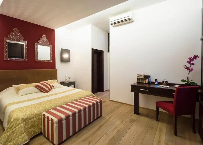 Luxury Pricna